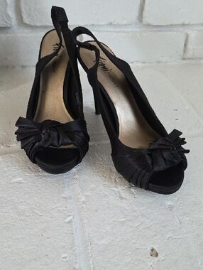 FIONI Clothing Black Peep-Toe Slingback Heels with Knotted Bow